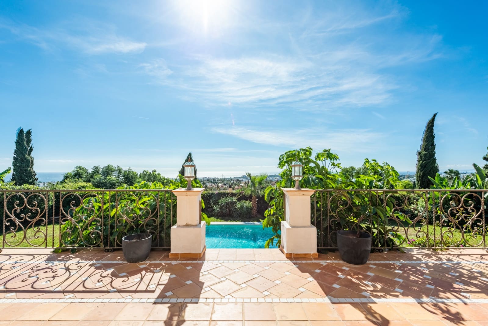 Chalet de 7 habitaciones en Los Flamingos en venta con piscina garaje - 3.995.000 € (Ref: 9403223)