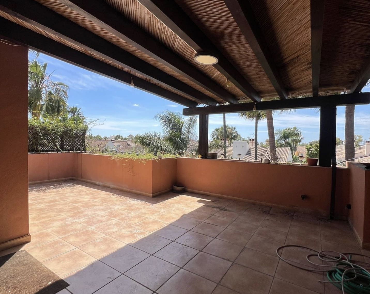 3 bedroom Penthouse for sale in Puerto Banus with pool garage - € 1,500,000 (Ref: 9410841)