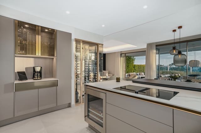 4 soveværelse Semi-Rækkehus til salg i Nueva Andalucia, Marbella med swimmingpool garage - € 4.900.000 (Ref: 9415748)