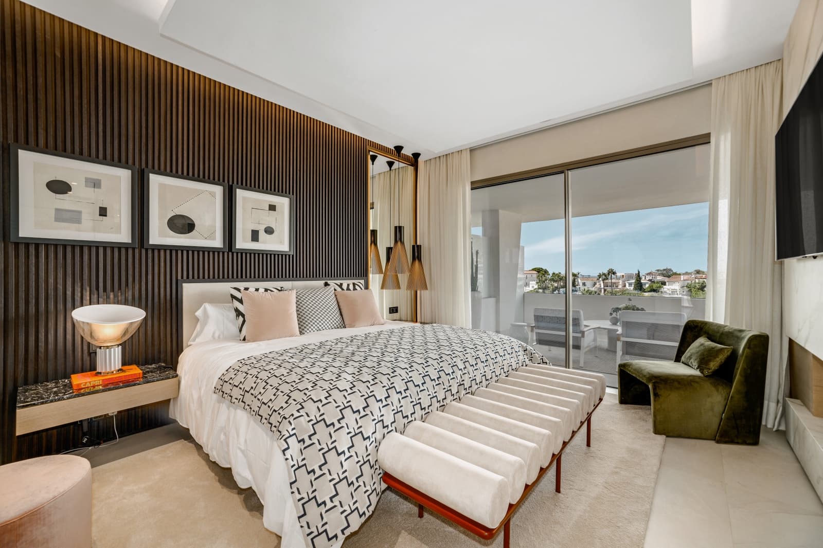 4 soveværelse Semi-Rækkehus til salg i Nueva Andalucia med swimmingpool garage - € 4.900.000 (Ref: 9415748)