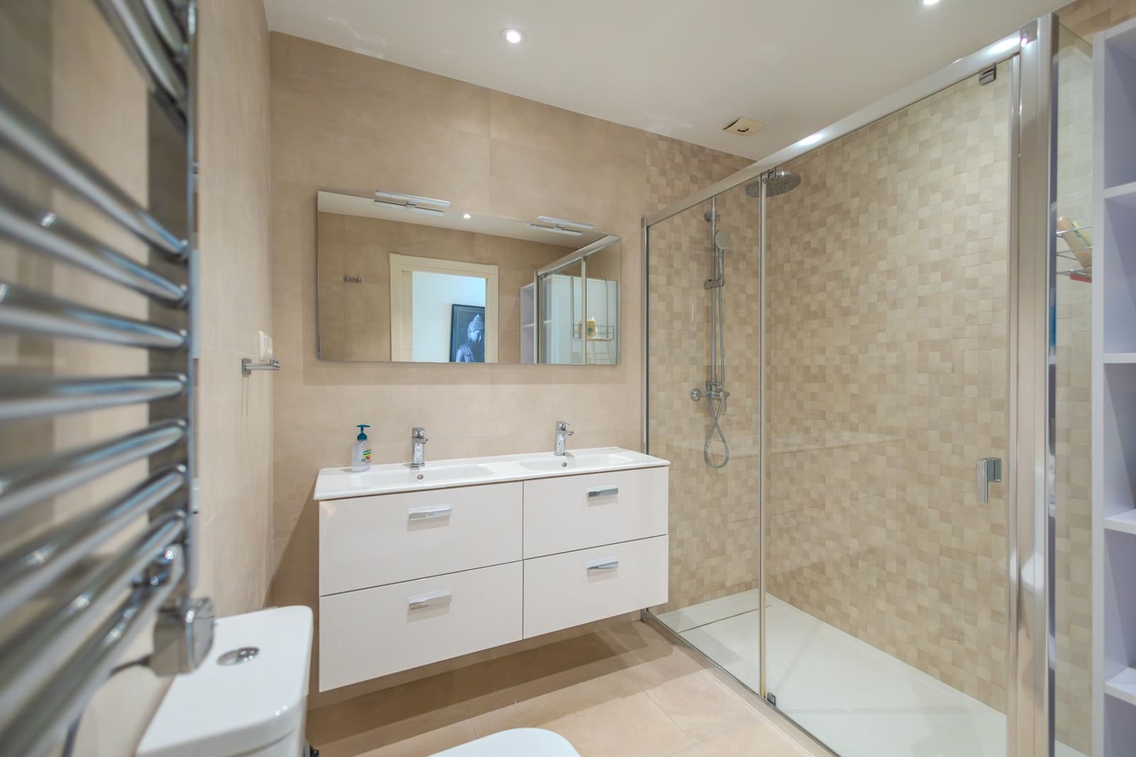 2 bedroom Apartment for sale in Marbella with pool garage - € 560,000 (Ref: 9415749)