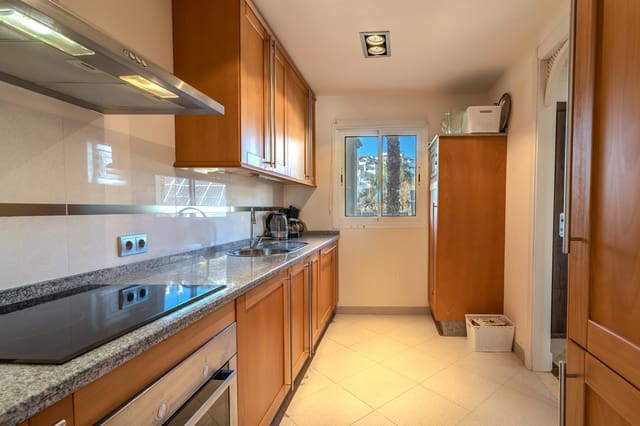 Apartamento de 2 habitaciones en Marbella en venta con piscina garaje - 560.000 € (Ref: 9415749)