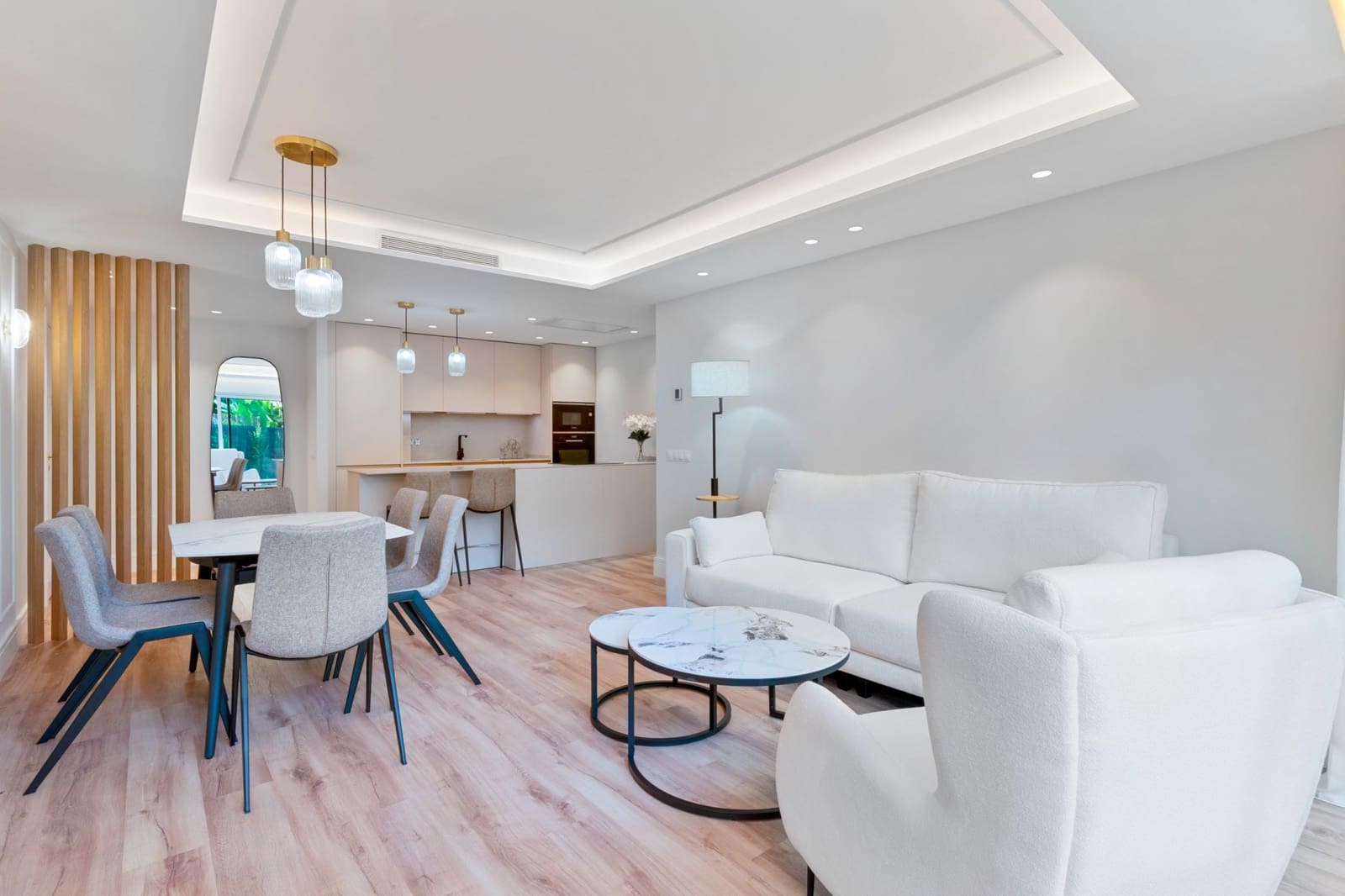 2 soveværelse Lejlighed til salg i San Pedro de Alcantara med swimmingpool garage - € 795.000 (Ref: 9415750)