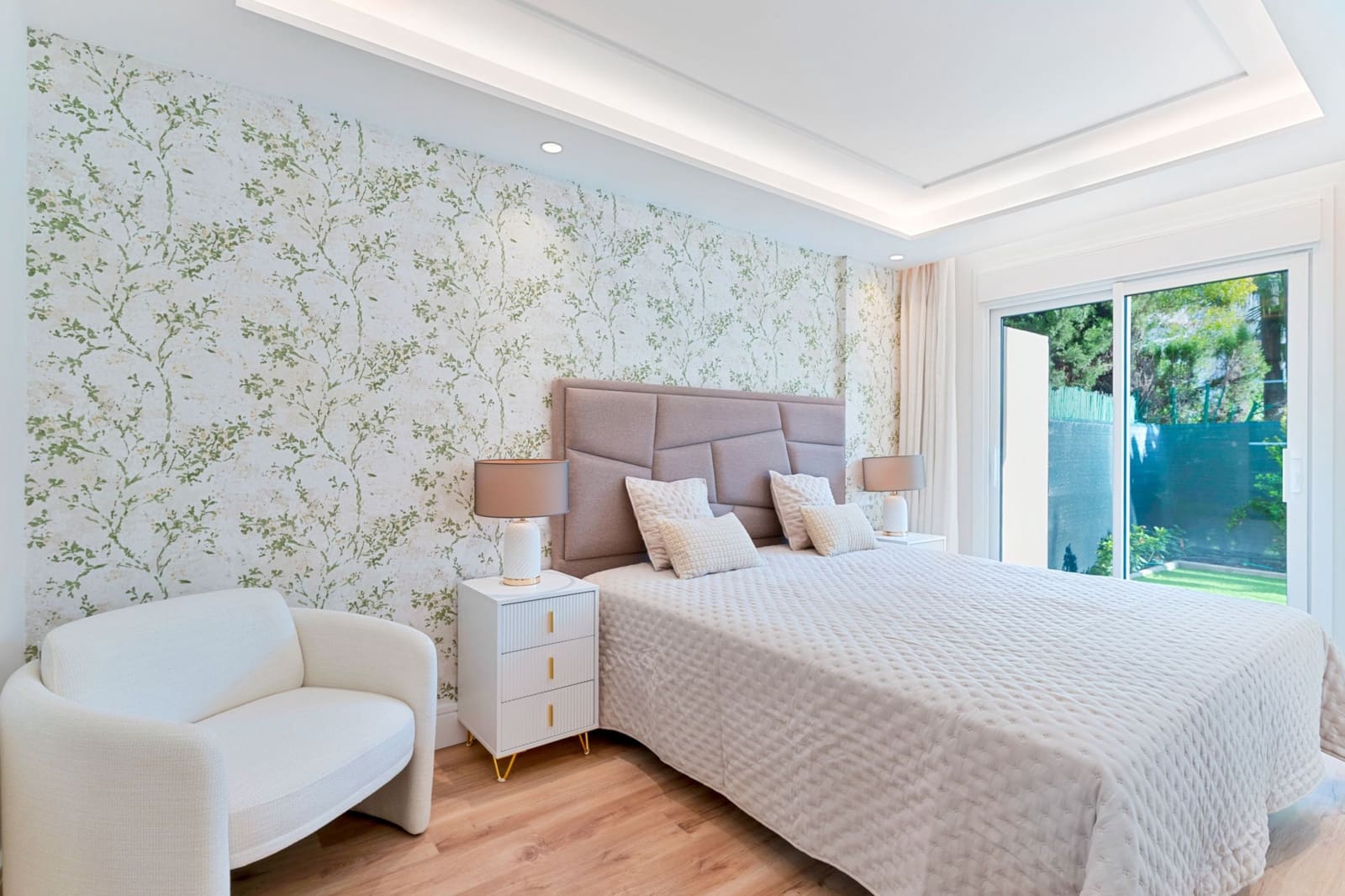 2 soveværelse Lejlighed til salg i San Pedro de Alcantara med swimmingpool garage - € 795.000 (Ref: 9415750)