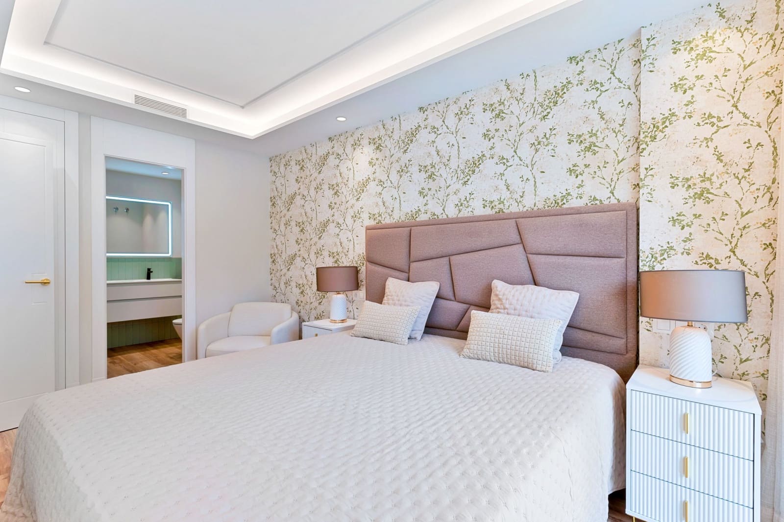 2 soveværelse Lejlighed til salg i San Pedro de Alcantara med swimmingpool garage - € 795.000 (Ref: 9415750)