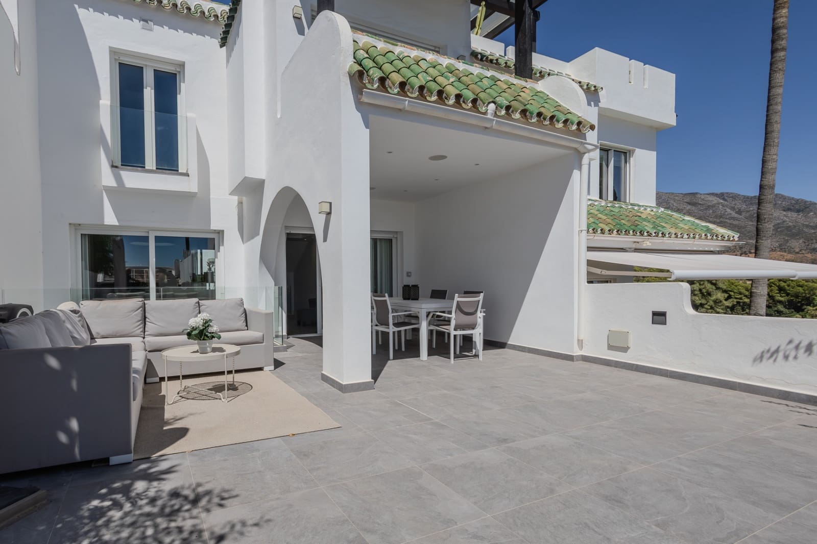 4 bedroom Townhouse for sale in Nueva Andalucia with pool garage - € 1,395,000 (Ref: 9415751)