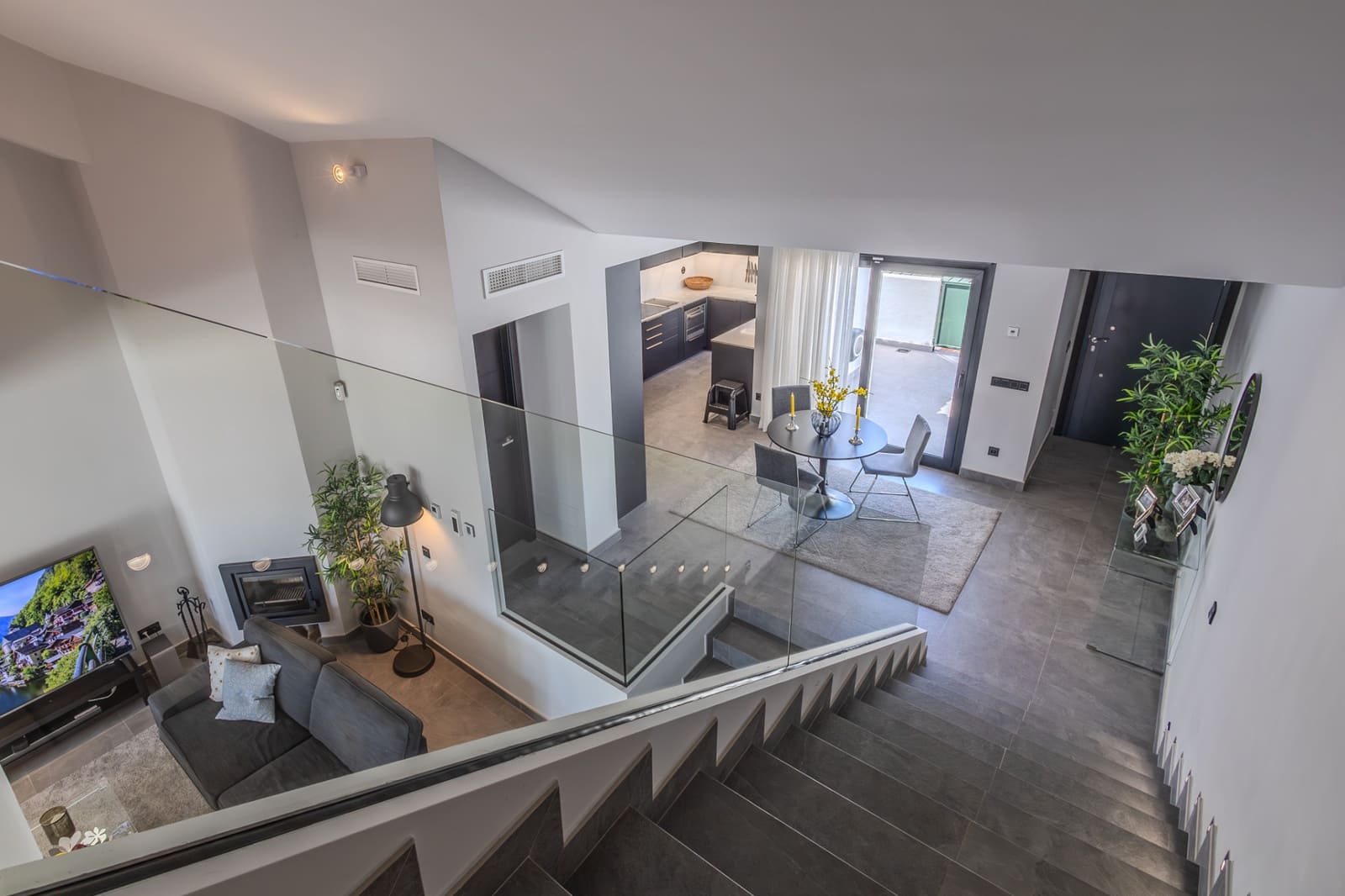 4 bedroom Townhouse for sale in Nueva Andalucia with pool garage - € 1,395,000 (Ref: 9415751)