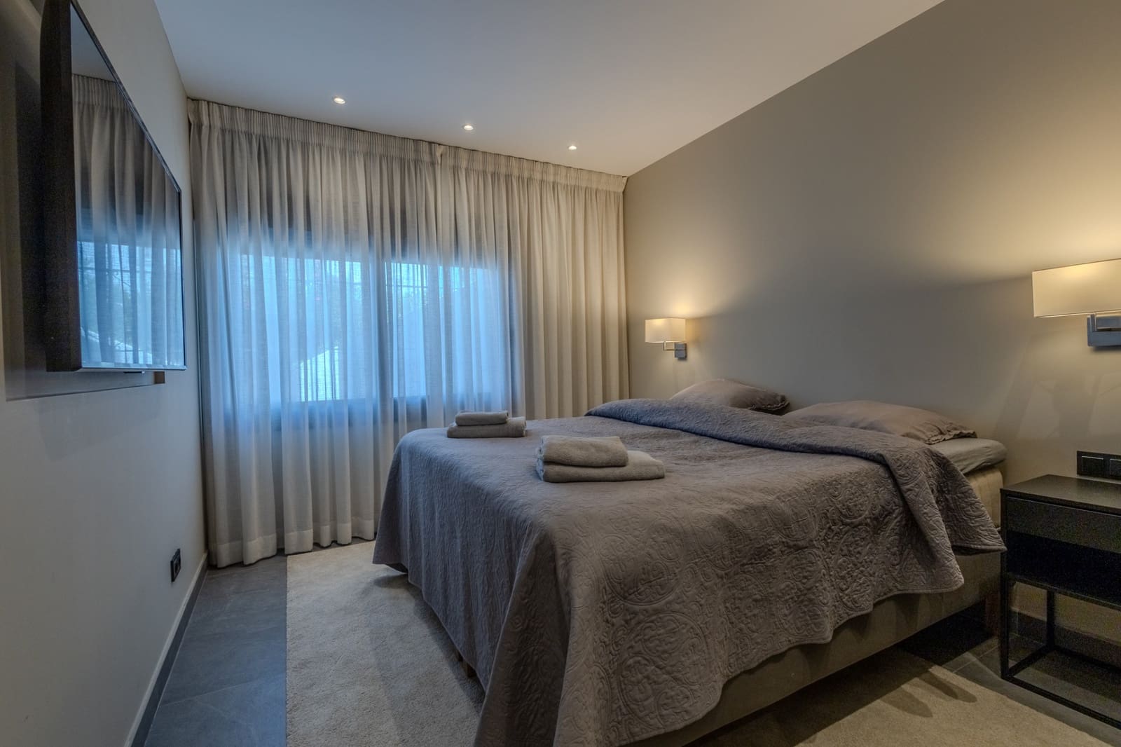 4 bedroom Townhouse for sale in Nueva Andalucia with pool garage - € 1,395,000 (Ref: 9415751)