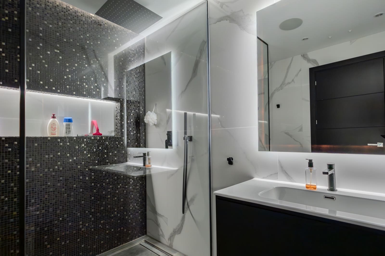 4 bedroom Townhouse for sale in Nueva Andalucia with pool garage - € 1,395,000 (Ref: 9415751)