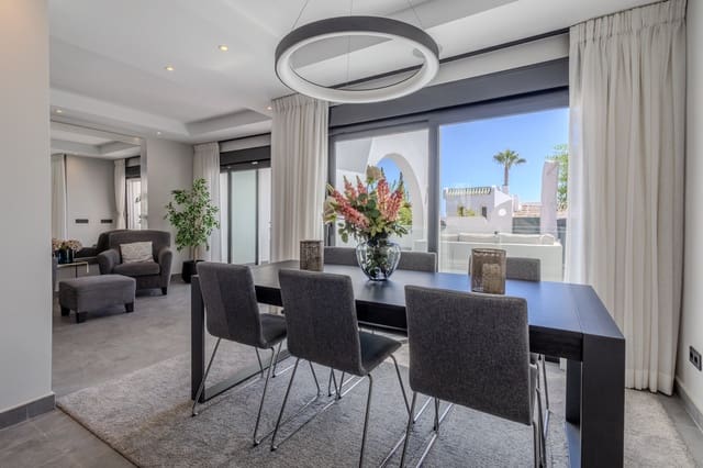 4 sovrum Hus till salu i Nueva Andalucia, Marbella med pool garage - 1 395 000 € (Ref: 9415751)