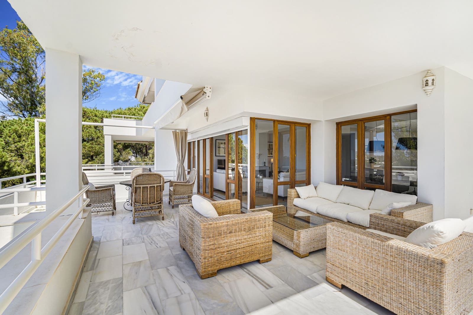 2 sovrum Lägenhet till salu i Marbella med pool garage - 890 000 € (Ref: 9415752)