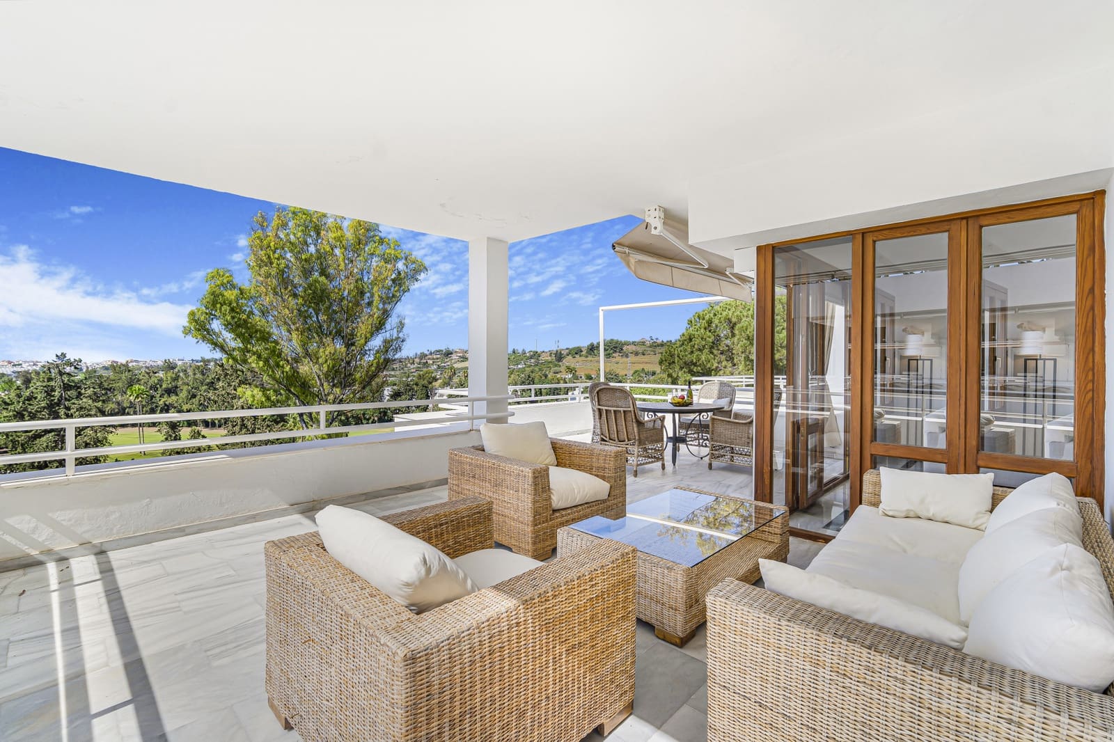 2 sovrum Lägenhet till salu i Marbella med pool garage - 890 000 € (Ref: 9415752)