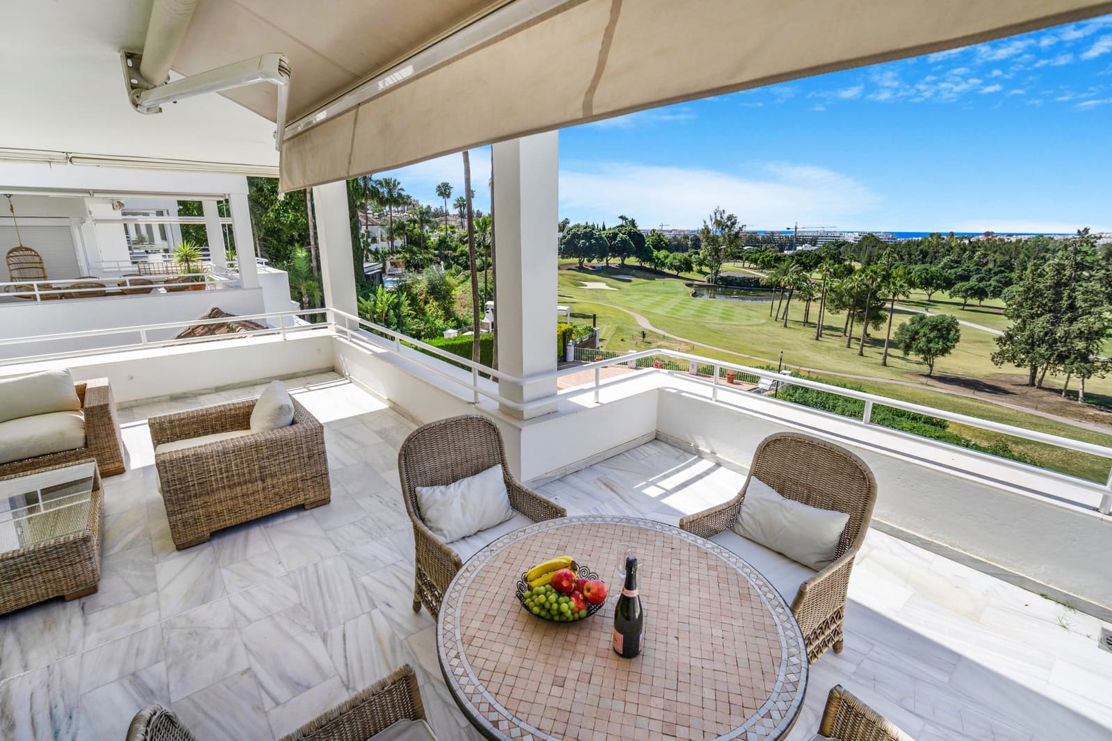 2 sovrum Lägenhet till salu i Marbella med pool garage - 890 000 € (Ref: 9415752)