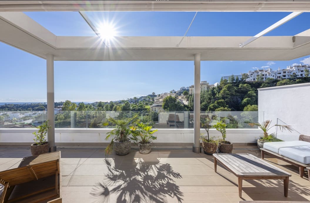 3 slaapkamer Penthouse te koop in Benahavis met zwembad garage - € 1.050.000 (Ref: 9415753)