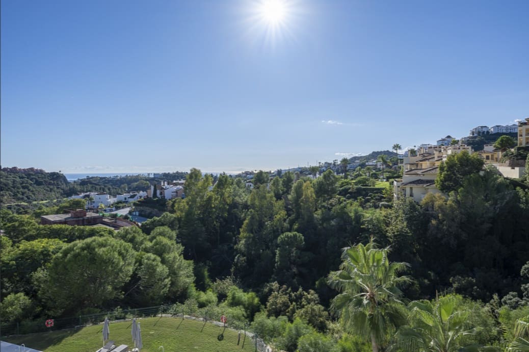 3 slaapkamer Penthouse te koop in Benahavis met zwembad garage - € 1.050.000 (Ref: 9415753)