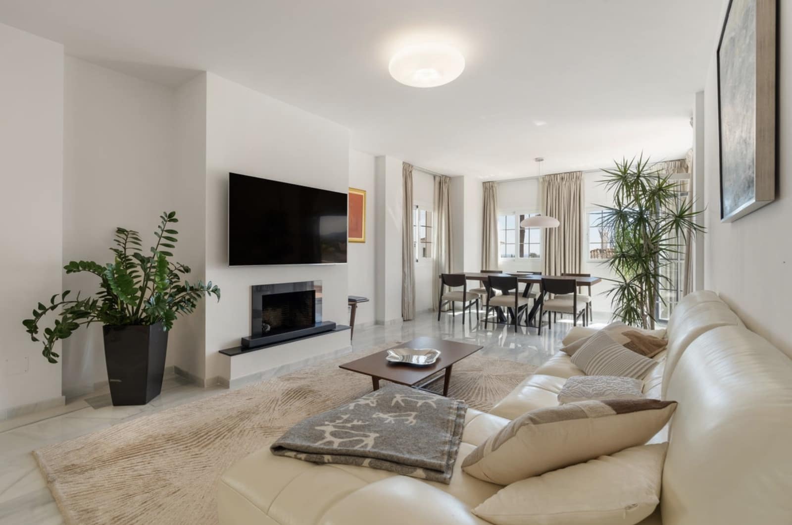 3 sovrum Lägenhet till salu i Nueva Andalucia med pool garage - 1 150 000 € (Ref: 9415754)