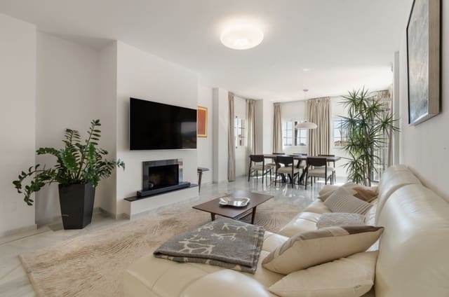 3 sovrum Lägenhet till salu i Nueva Andalucia, Marbella med pool garage - 1 150 000 € (Ref: 9415754)