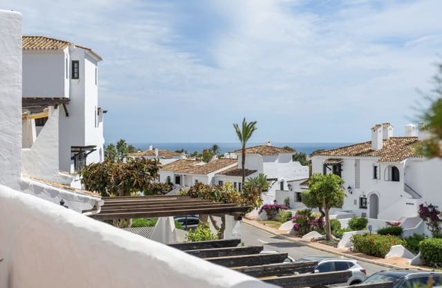 3 sovrum Lägenhet till salu i Nueva Andalucia, Marbella med pool garage - 1 150 000 € (Ref: 9415754)