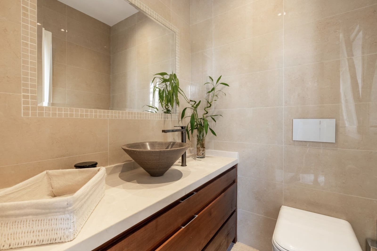 3 sovrum Lägenhet till salu i Nueva Andalucia med pool garage - 1 150 000 € (Ref: 9415754)