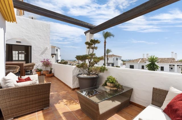 3 sovrum Lägenhet till salu i Nueva Andalucia, Marbella med pool garage - 1 150 000 € (Ref: 9415754)