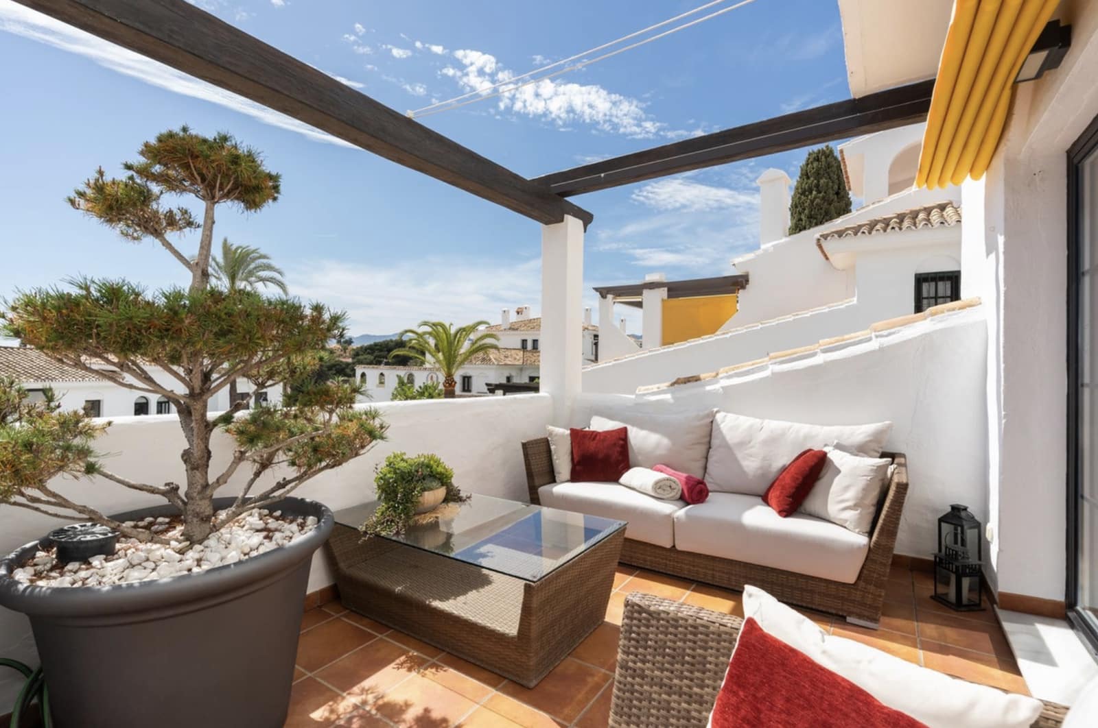 3 sovrum Lägenhet till salu i Nueva Andalucia med pool garage - 1 150 000 € (Ref: 9415754)