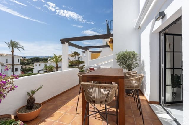 3 sypialnia Apartament na sprzedaż w Nueva Andalucia, Marbella z basenem garażem - 1 150 000 € (Ref: 9415754)
