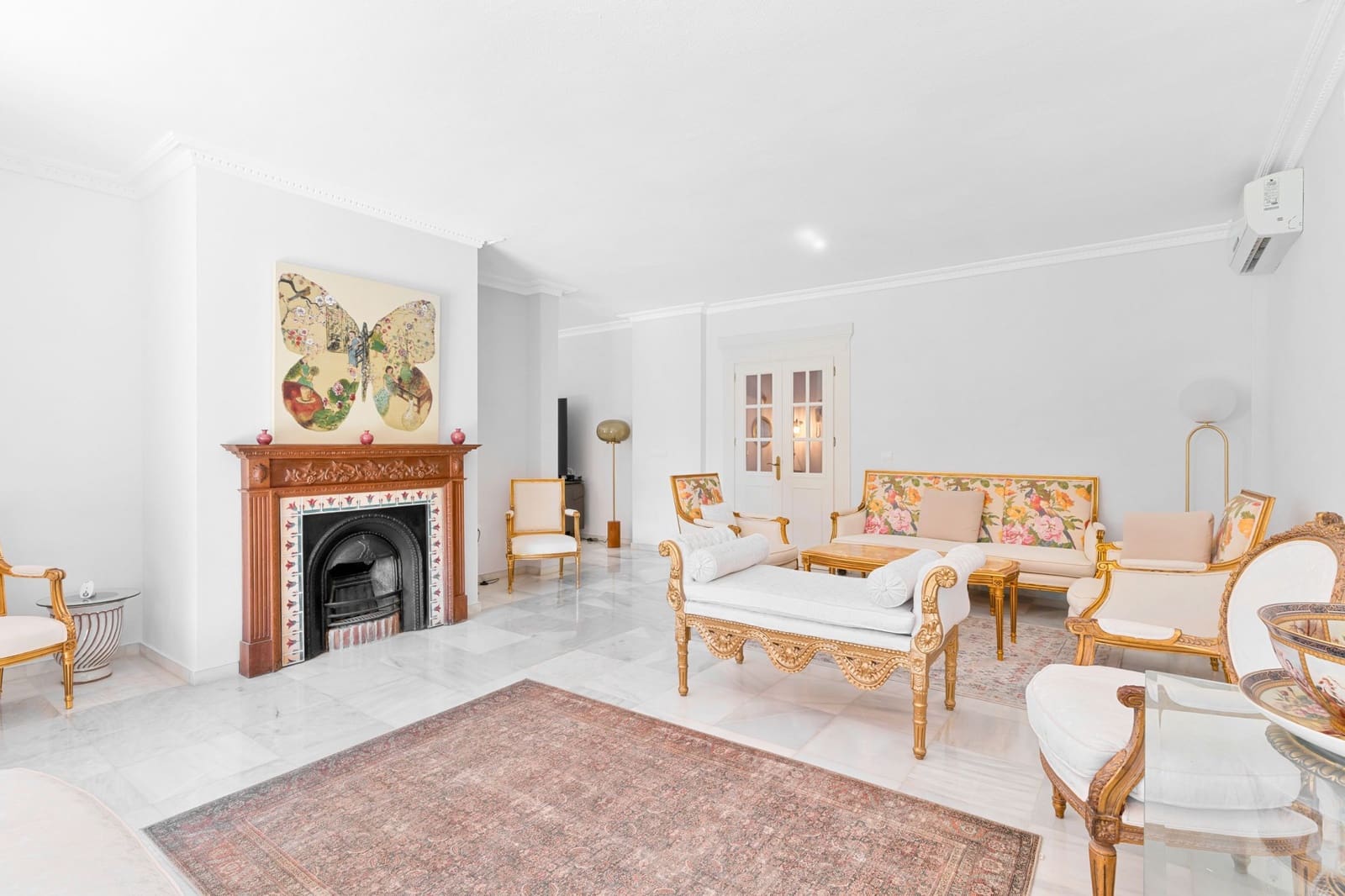 6 soverom Villa til salgs i Nueva Andalucia med svømmebasseng garasje - € 3 070 000 (Ref: 9419507)