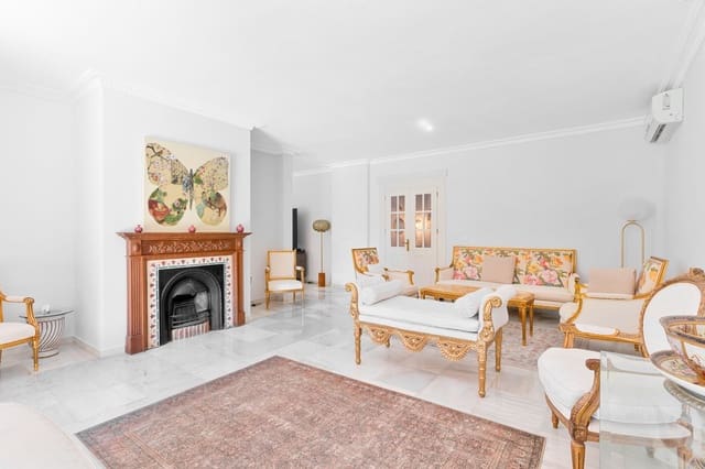 6 soverom Villa til salgs i Aloha Golf, Marbella med svømmebasseng garasje - € 3 070 000 (Ref: 9419507)