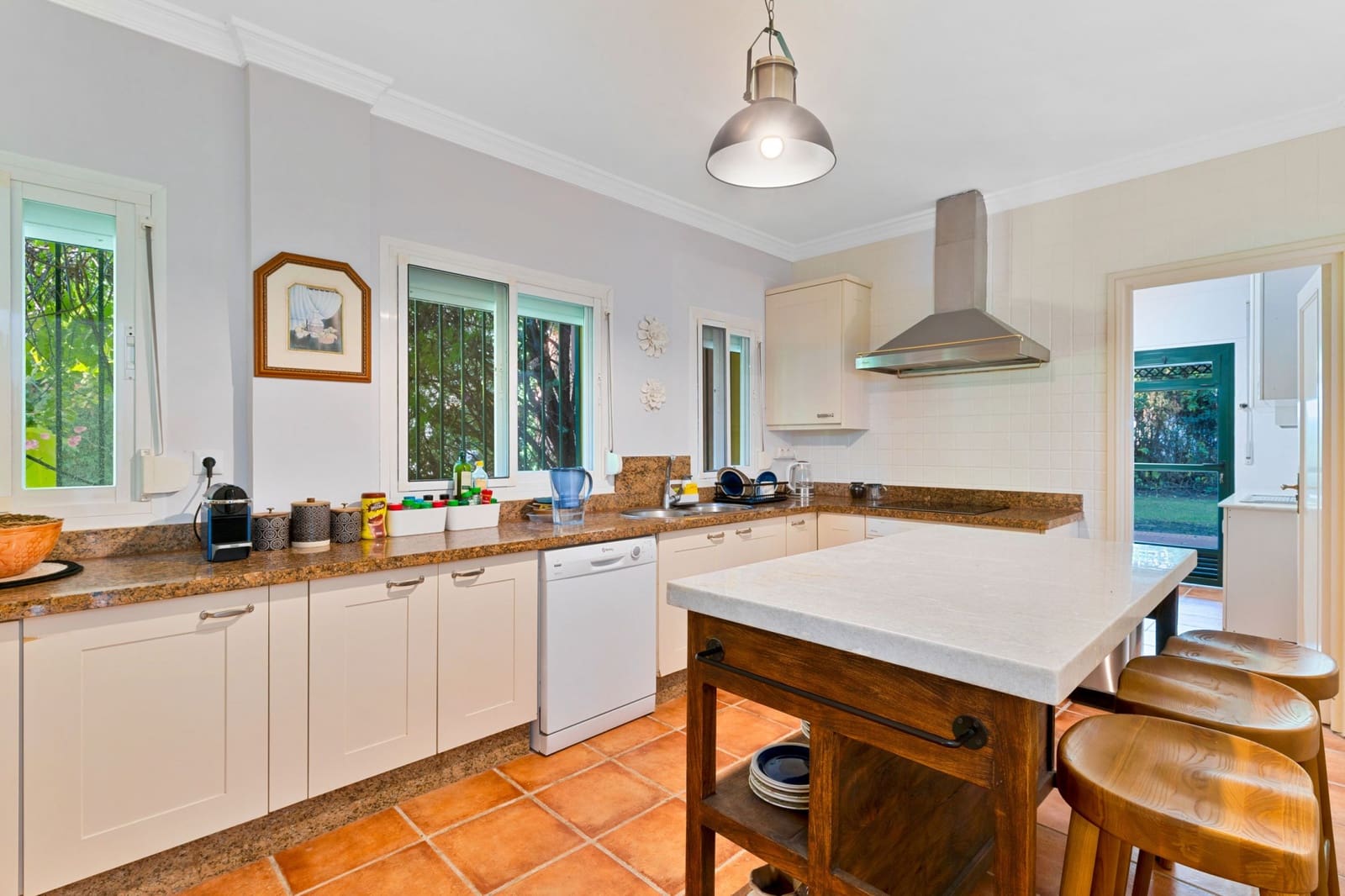 6 soverom Villa til salgs i Nueva Andalucia med svømmebasseng garasje - € 3 070 000 (Ref: 9419507)