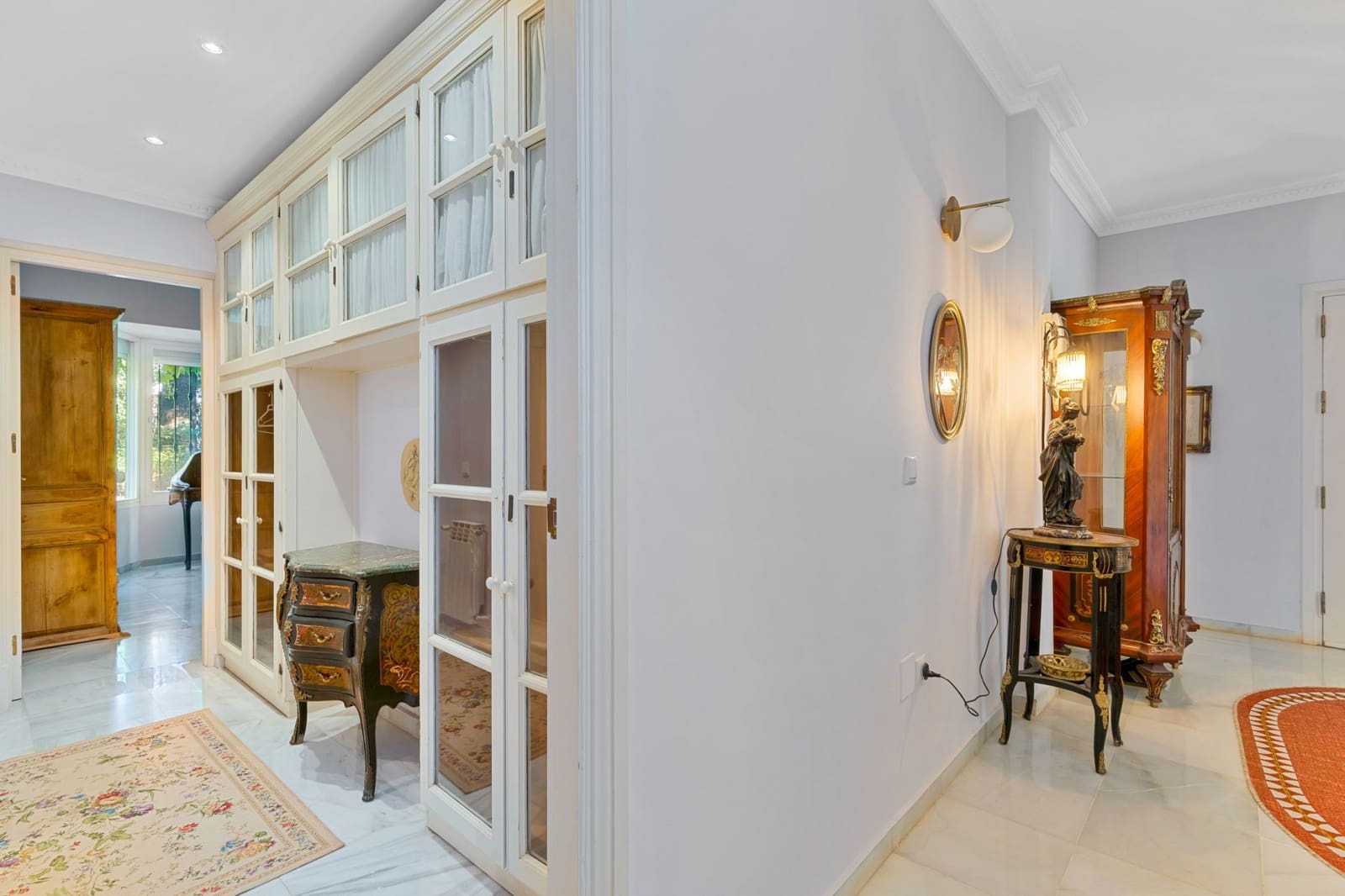 6 soverom Villa til salgs i Nueva Andalucia med svømmebasseng garasje - € 3 070 000 (Ref: 9419507)