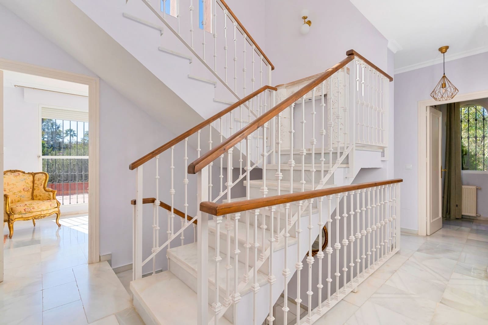 6 soverom Villa til salgs i Nueva Andalucia med svømmebasseng garasje - € 3 070 000 (Ref: 9419507)