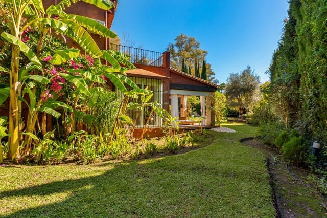 6 soverom Villa til salgs i Aloha Golf, Marbella med svømmebasseng garasje - € 3 070 000 (Ref: 9419507)