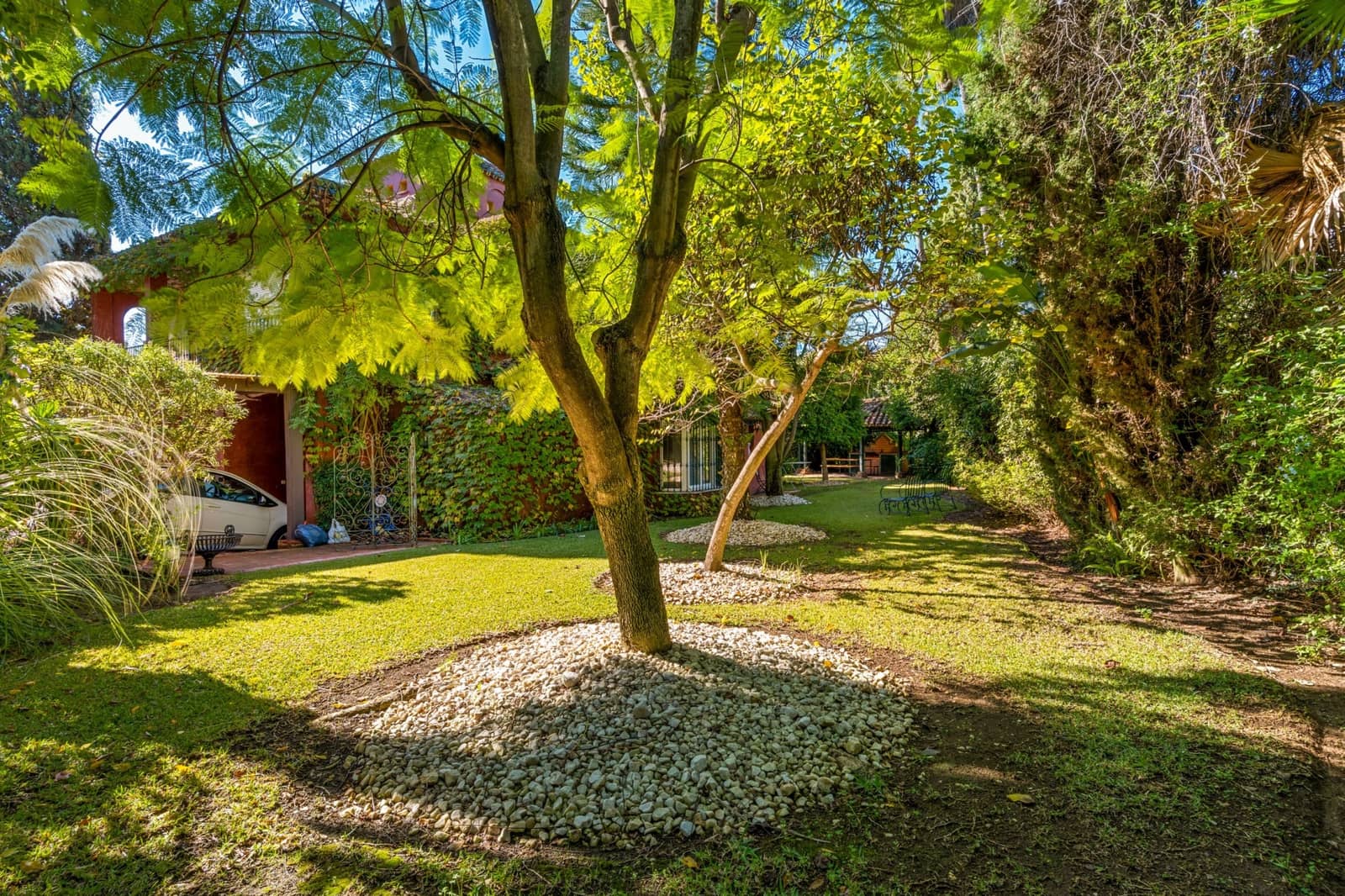 6 soverom Villa til salgs i Nueva Andalucia med svømmebasseng garasje - € 3 070 000 (Ref: 9419507)