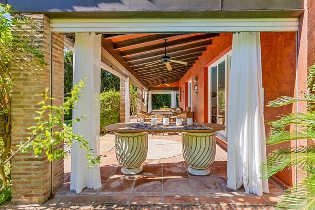 6 sovrum Villa till salu i Aloha Golf, Marbella med pool garage - 2 795 000 € (Ref: 9419507)