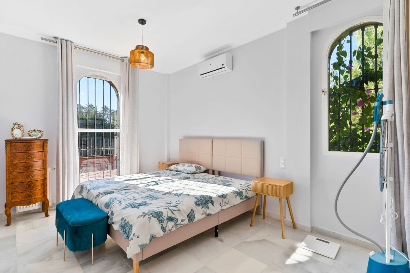 6 soveværelse Villa til salg i Nueva Andalucia med swimmingpool garage - € 2.795.000 (Ref: 9419507)
