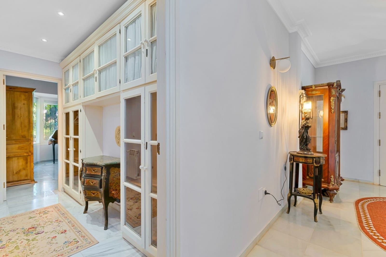6 soveværelse Villa til salg i Nueva Andalucia med swimmingpool garage - € 2.795.000 (Ref: 9419507)