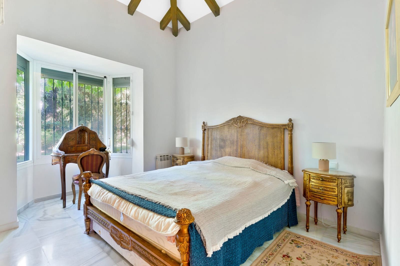 6 soveværelse Villa til salg i Nueva Andalucia med swimmingpool garage - € 2.795.000 (Ref: 9419507)