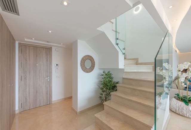 3 slaapkamer Penthouse te koop in Benahavís met zwembad garage - € 940.000 (Ref: 9419508)