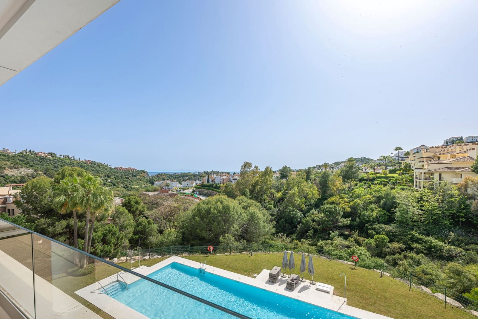 3 slaapkamer Penthouse te koop in Benahavis met zwembad garage - € 940.000 (Ref: 9419508)