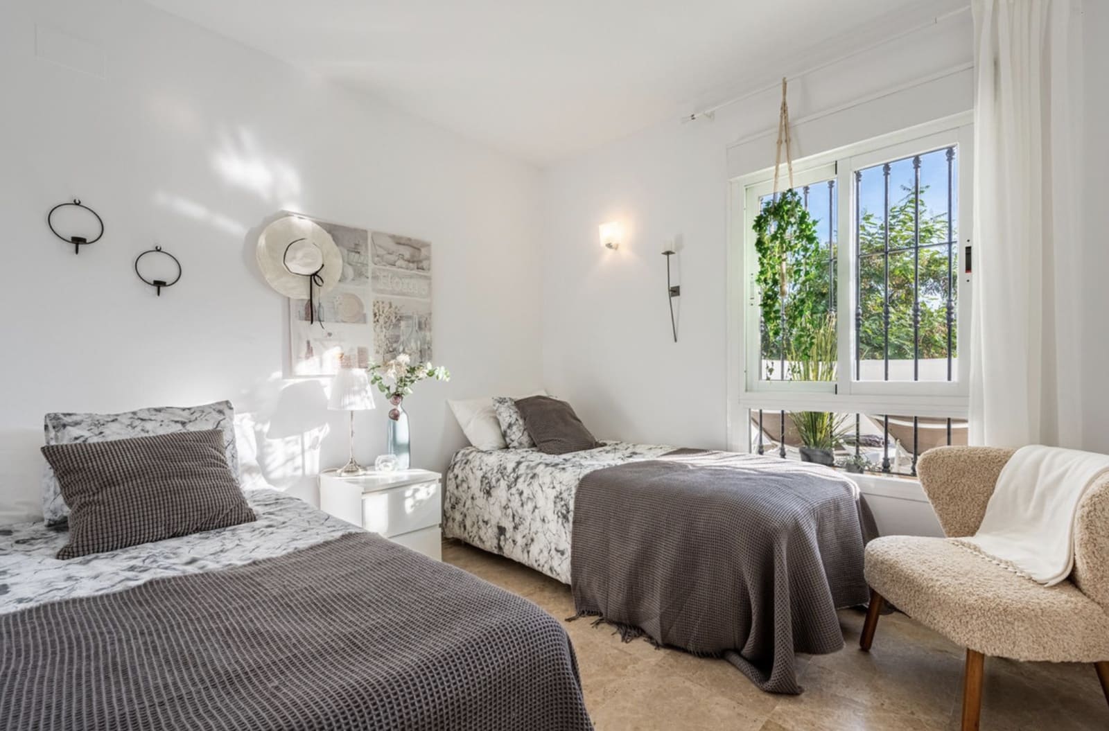 3 bedroom Penthouse for sale in Nueva Andalucia with pool - € 589,000 (Ref: 9422202)