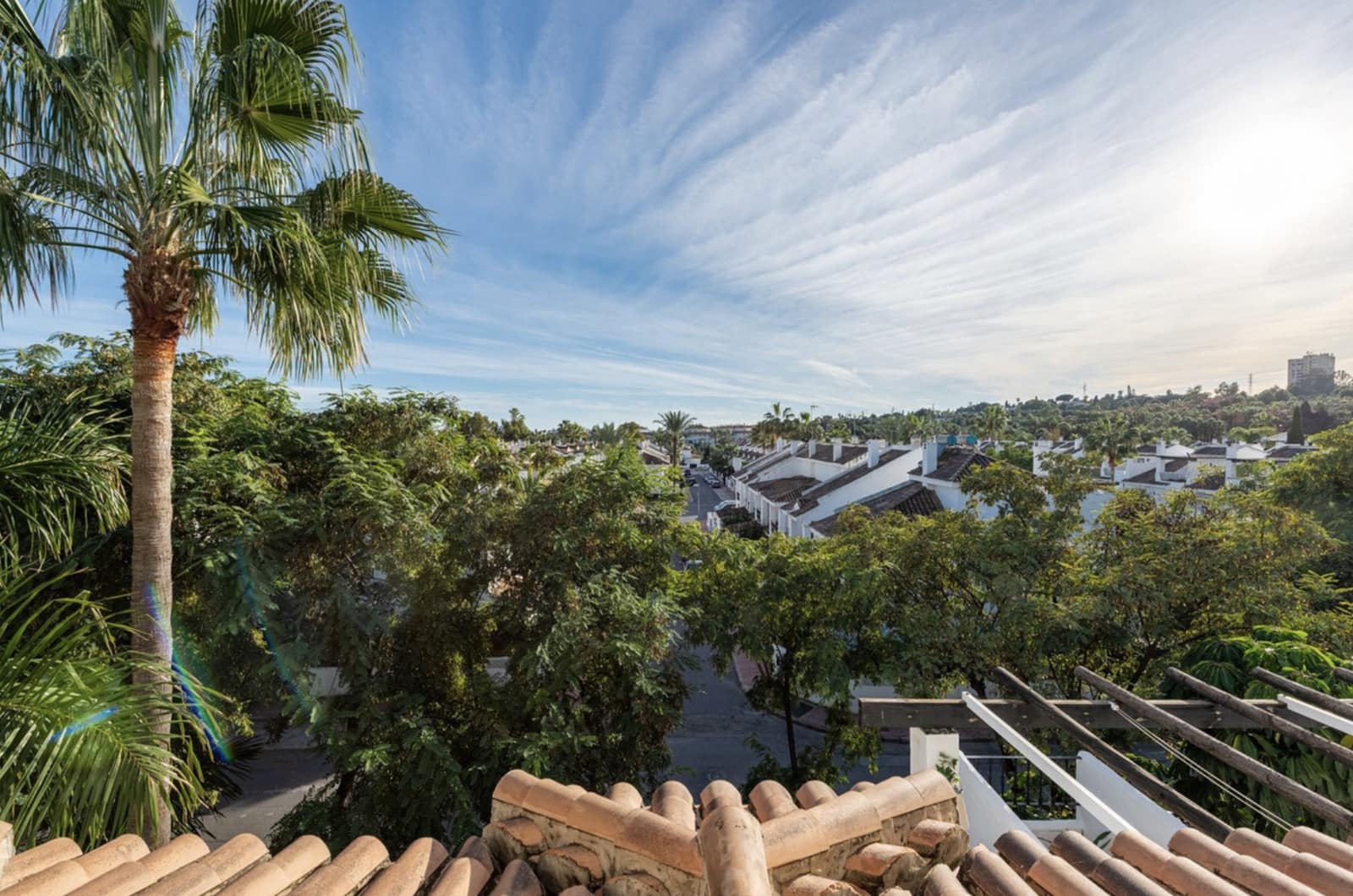 3 bedroom Penthouse for sale in Nueva Andalucia with pool - € 589,000 (Ref: 9422202)