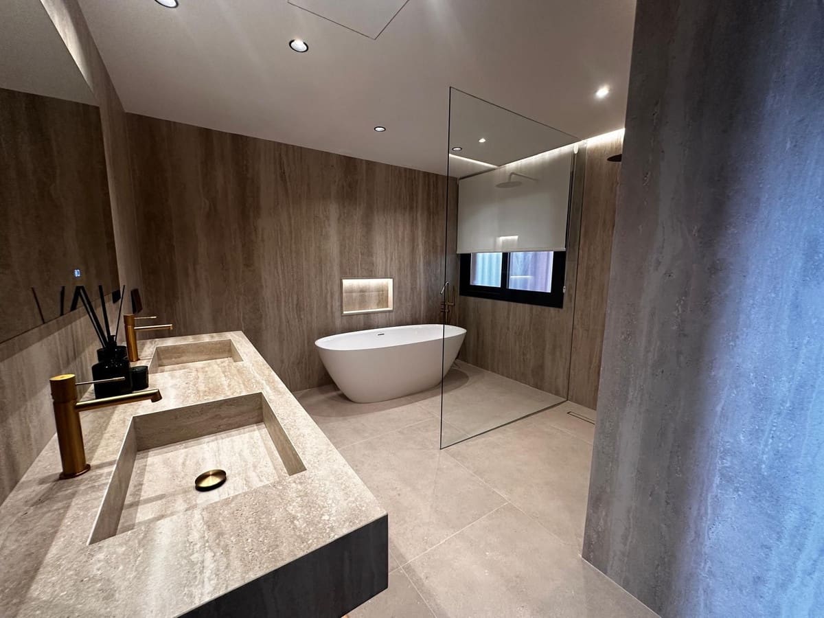 3 Zimmer Apartment zu verkaufen in Nueva Andalucia mit Pool Garage - 1.650.000 € (Ref: 9422203)