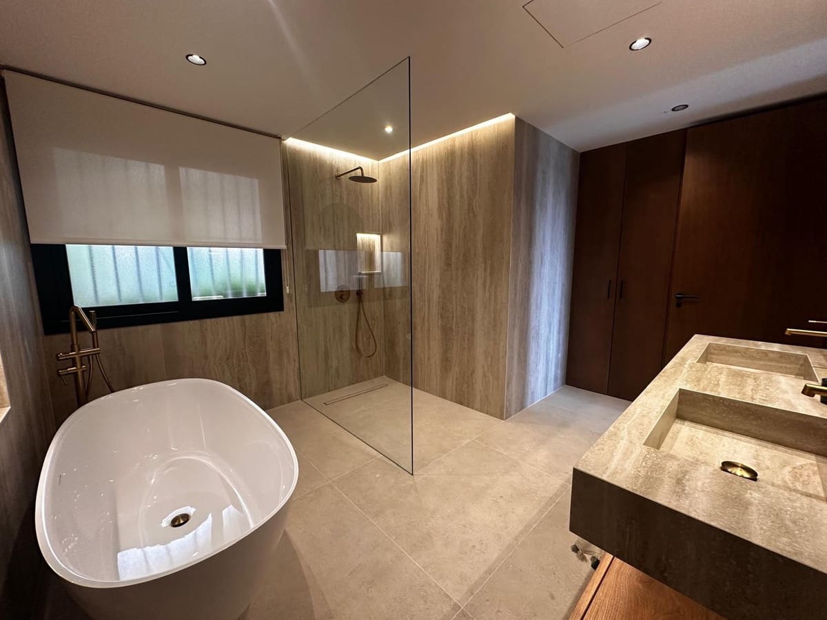 3 Zimmer Apartment zu verkaufen in Nueva Andalucia mit Pool Garage - 1.650.000 € (Ref: 9422203)