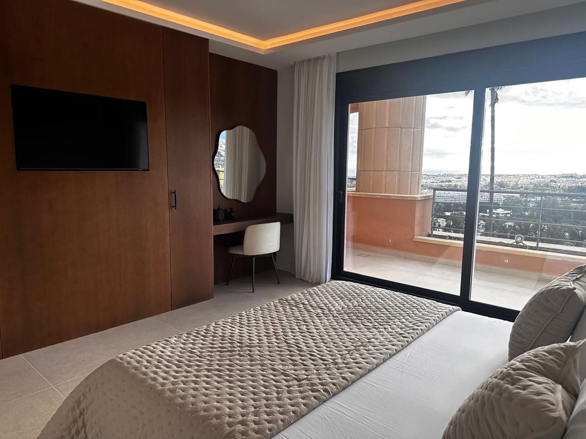 3 Zimmer Apartment zu verkaufen in Nueva Andalucia mit Pool Garage - 1.650.000 € (Ref: 9422203)