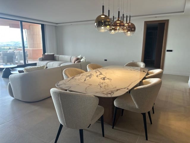 3 soveværelse Lejlighed til salg i Nueva Andalucia, Marbella med swimmingpool garage - € 1.650.000 (Ref: 9422203)