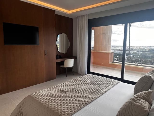 3 soveværelse Lejlighed til salg i Nueva Andalucia, Marbella med swimmingpool garage - € 1.650.000 (Ref: 9422203)