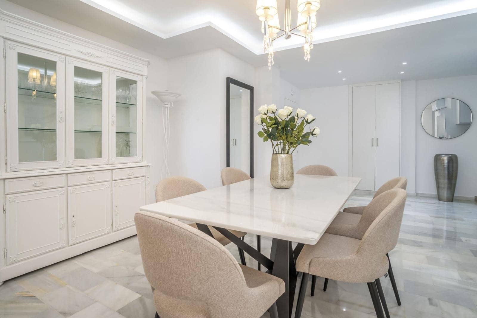 3 slaapkamer Appartement te koop in Nueva Andalucia met zwembad - € 520.000 (Ref: 9422205)