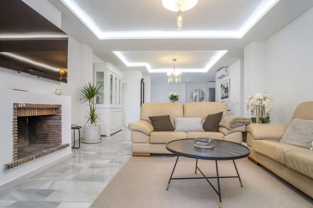 3 slaapkamer Appartement te koop in Nueva Andalucia, Marbella met zwembad - € 520.000 (Ref: 9422205)