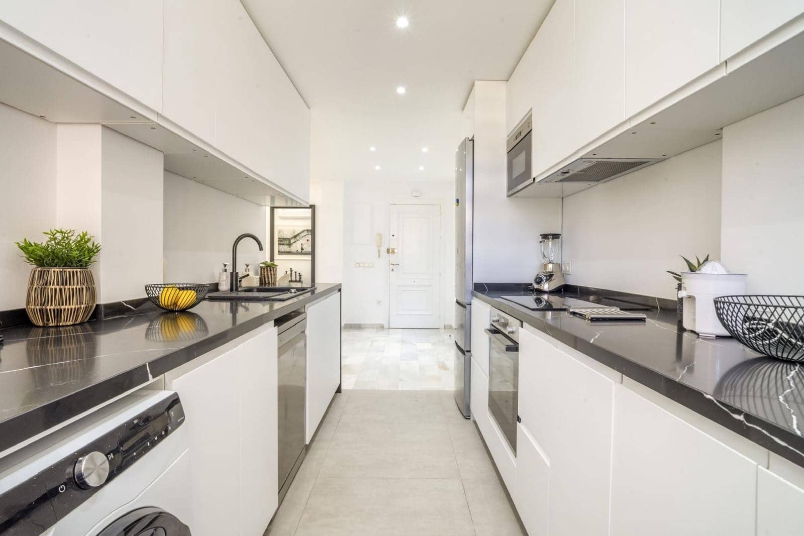 3 makuuhuone Huoneisto myytävänä paikassa Nueva Andalucia mukana uima-altaan - 520 000 € (Ref: 9422205)