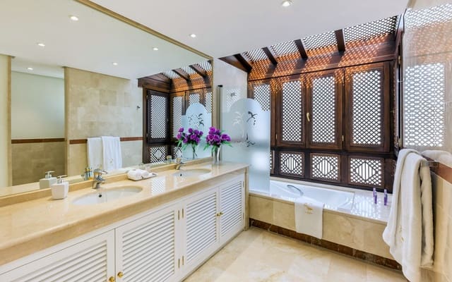 3 chambre Penthouse à vendre à Marbella avec piscine - 2 100 000 € (Ref: 9424388)